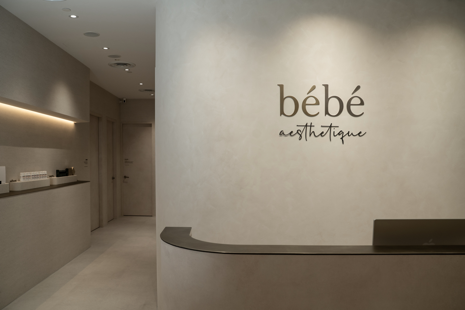 bébé aesthetique clinic reception and lobby, Scotts Square Singapore